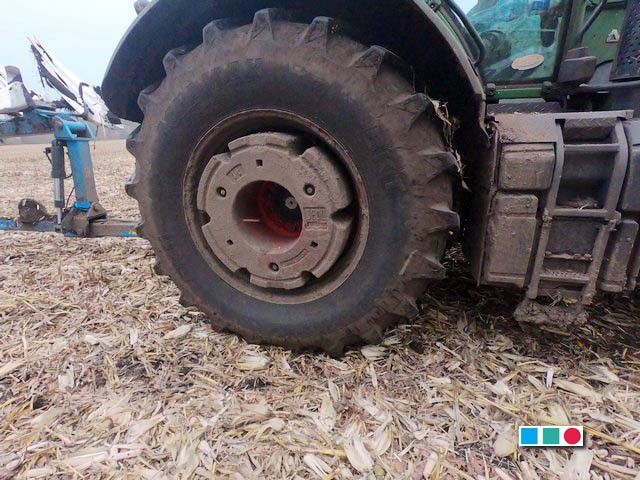 Осмотр шин 710/75R42 BKT AGRIMAX FORTIS TL