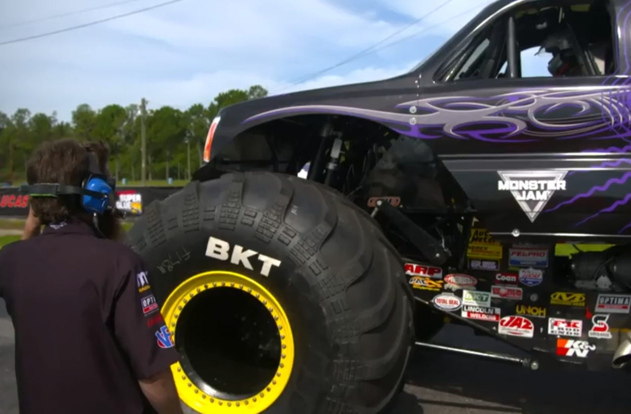 Monster Truck на шинах BKT разогнали до 100,3 мили/ч (161 км/ч) и попали в Книгу рекордов Гиннесса