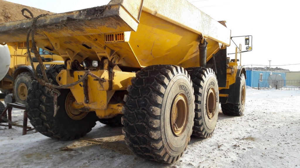 Шесть шин 29.5R25 BKT EARTHMAX SR41 E-4 были установлены на шарнирно-сочлененный самосвал VOLVO A40D Шесть шин 29.5R25 BKT EARTHMAX SR41 E-4 были установлены на шарнирно-сочлененный самосвал VOLVO A40D